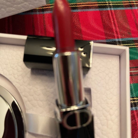 Dior Luxe Black and Silver Lipstick - Picture 2 of 5